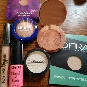 Ipsy makeup bags and samples/brushes